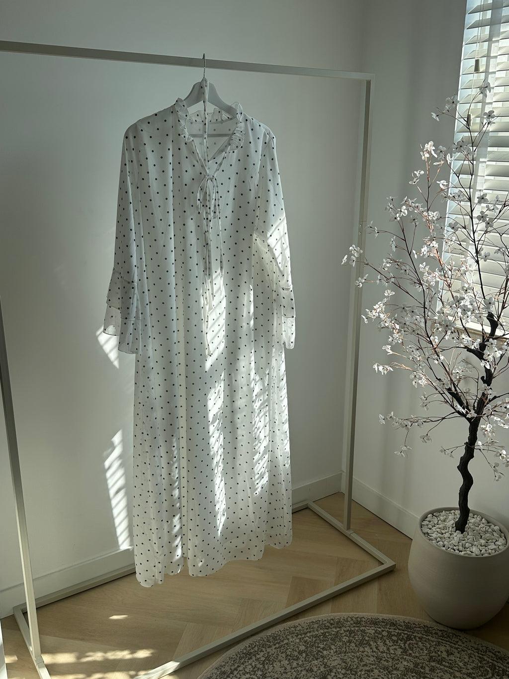 Lila dress | White
